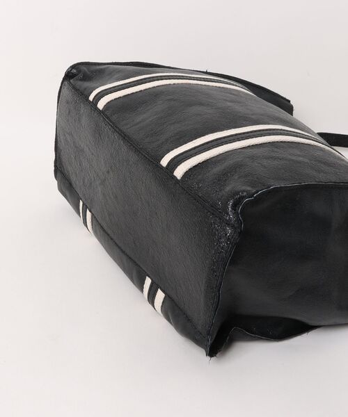 MARLON FIRENZE（マーロンフィレンツェ）の「Geralda  Pop Stripe Bag Laminate（トートバッグ・レディース・シルバー・ONE SIZE）」の4枚目の写真
