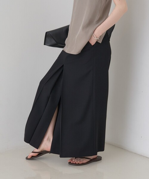Rouge vif(ルージュヴィフ)の「【防しわ】【梳毛調ストレッチ素材】ダブルタックフロントスリットタイトスカート/イージーケア/夏服/通勤/オフィスカジュアル(スカート・レディース・ブラック/セージグリーン・36/38)」の8枚目の写真