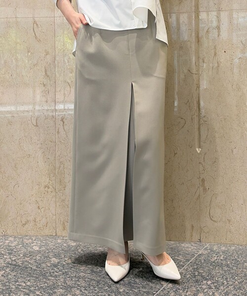Rouge vif(ルージュヴィフ)の「【防しわ】【梳毛調ストレッチ素材】ダブルタックフロントスリットタイトスカート/イージーケア/夏服/通勤/オフィスカジュアル(スカート・レディース・ブラック/セージグリーン・36/38)」の11枚目の写真