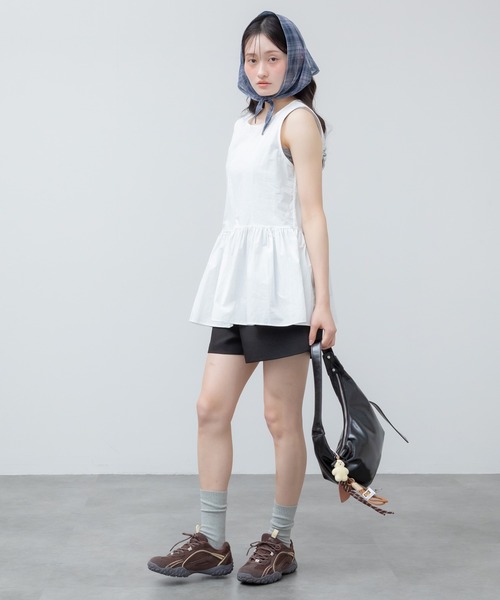 HEILIS（ヘイリス）の「ノースリーブペプラムブラウス / フリルトップス ノースリーブ レイヤード ブラウス シャツ 韓国 ガーリー バレエコア ブロケットコア スポーツミックス フレンチシック 秋服 冬服 春服 夏服 袖なし ミドル丈 クルーネック 丸首 カジュアル レイヤード オフホワイト アイボリー ブルー イエロー  ノームコア（シャツ/ブラウス・レディース・ブルー/イエロー/アイボリー・FREE）」の16枚目の写真