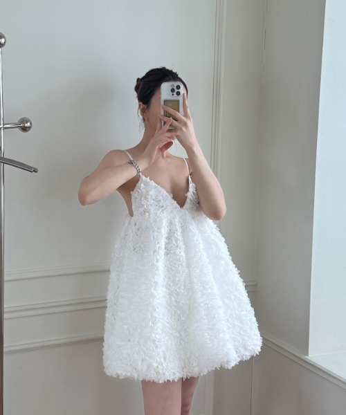 FAVORITO(ファヴォリート)の「フラワーキャミトップス(キャミソール・レディース・ホワイト/ブラック・F)」の7枚目の写真