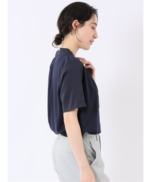 m.f.editorial（エムエフエディトリアル）の「【綺麗目 ストレッチ Ｔブラウス】m.f.エディトリアル レディース 袖布帛 ボウタイ付き 半袖 プルオーバー（Tシャツ/カットソー・レディース・ネイビー/ダークウッド・MEDIUM/LARGE）」の5枚目の写真