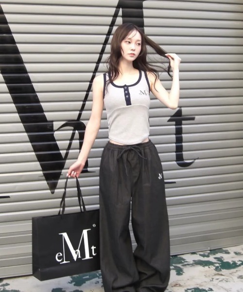 MUCENT(ムセント)の「◇MUCENT◇ブランド直輸入正規品/カラーポップボタンクロップノースリーブ COLOR-POP BUTTON CROP SLEEVELESS(タンクトップ・レディース・グレー/ピンク/ブラウン/ブラック/カーキ/スカイブルー・FREE)」の19枚目の写真