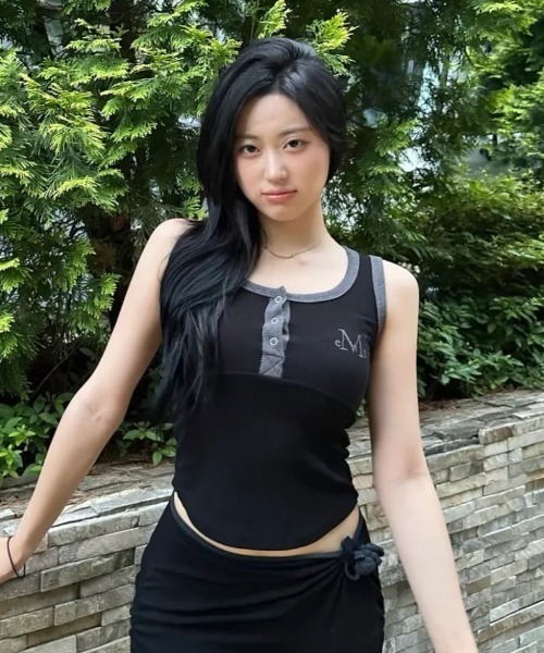 MUCENT(ムセント)の「◇MUCENT◇ブランド直輸入正規品/カラーポップボタンクロップノースリーブ COLOR-POP BUTTON CROP SLEEVELESS(タンクトップ・レディース・グレー/ピンク/ブラウン/ブラック/カーキ/スカイブルー・FREE)」の9枚目の写真