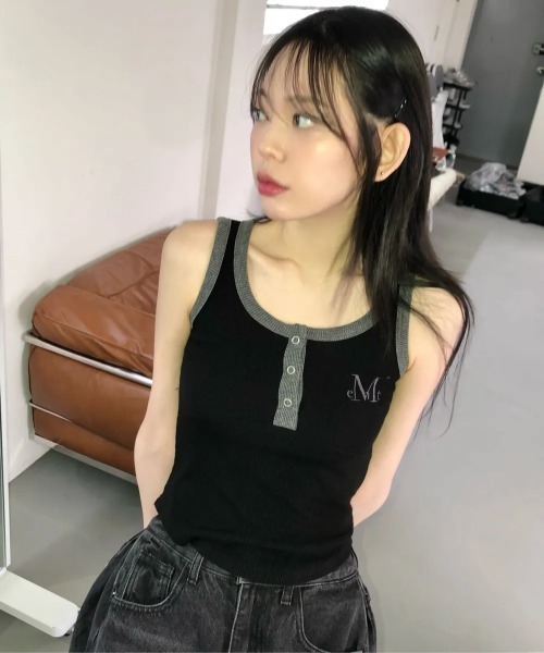 MUCENT(ムセント)の「◇MUCENT◇ブランド直輸入正規品/カラーポップボタンクロップノースリーブ COLOR-POP BUTTON CROP SLEEVELESS(タンクトップ・レディース・グレー/ピンク/ブラウン/ブラック/カーキ/スカイブルー・FREE)」の8枚目の写真