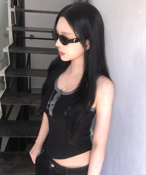 MUCENT(ムセント)の「◇MUCENT◇ブランド直輸入正規品/カラーポップボタンクロップノースリーブ COLOR-POP BUTTON CROP SLEEVELESS(タンクトップ・レディース・グレー/ピンク/ブラウン/ブラック/カーキ/スカイブルー・FREE)」の10枚目の写真