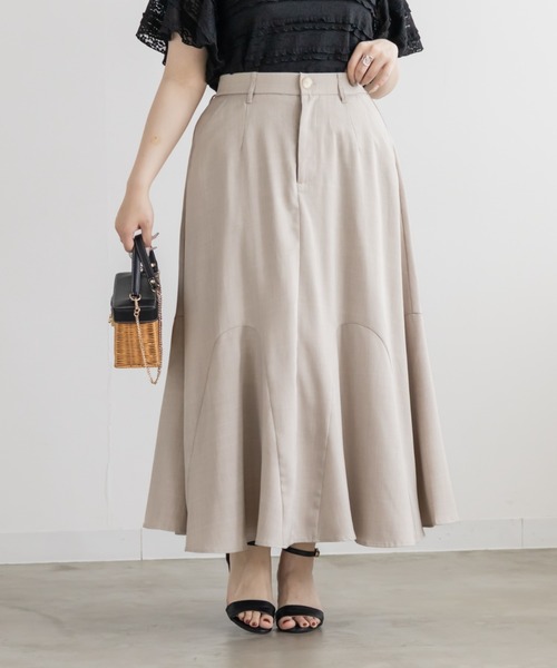 CLETTE(クレット)の「CLETTEオリジナルロング丈ドレープフレアスカート(スカート・レディース・ブラック/グレイッシュベージュ・4L/3L/LL)」の6枚目の写真