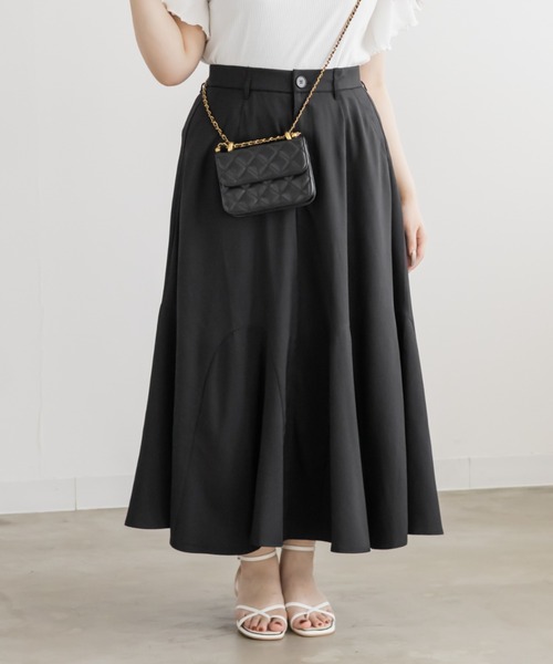 CLETTE(クレット)の「CLETTEオリジナルロング丈ドレープフレアスカート(スカート・レディース・ブラック/グレイッシュベージュ・4L/3L/LL)」の3枚目の写真