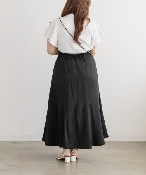 CLETTE(クレット)の「CLETTEオリジナルロング丈ドレープフレアスカート(スカート・レディース・ブラック/グレイッシュベージュ・4L/3L/LL)」の5枚目の写真