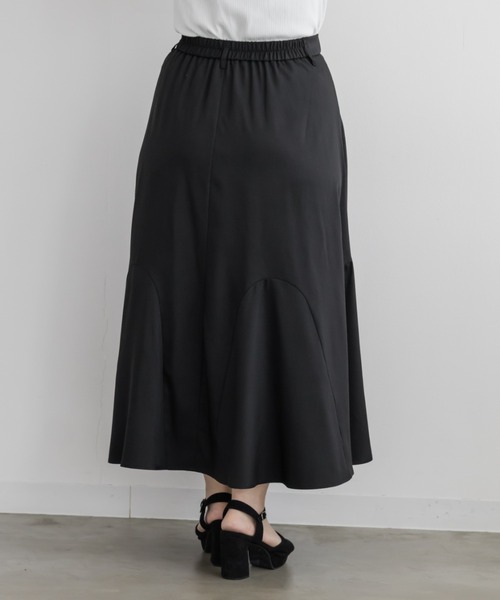 CLETTE(クレット)の「CLETTEオリジナルロング丈ドレープフレアスカート(スカート・レディース・ブラック/グレイッシュベージュ・4L/3L/LL)」の11枚目の写真