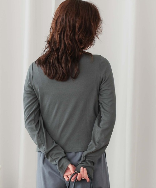 titivate（ティティベイト）の「レイヤード風フロントギャザーデザインカットソートップス（Tシャツ/カットソー・レディース・チャコール/ダークブラウン/ライトグレー/ネイビー・L/M）」の17枚目の写真