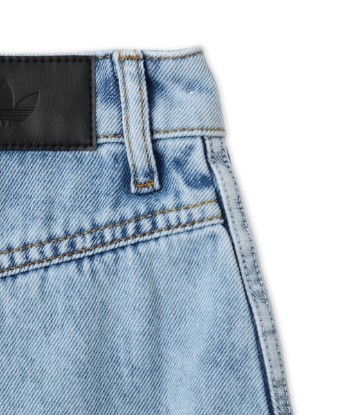 adidas(アディダス)の「adidas 3 STRIPES MINI SKIRT DENIM / アディダス 3 ストライプス ミニスカート デニム(スカート・レディース・ライトインディゴブルー・L/M/S)」の6枚目の写真