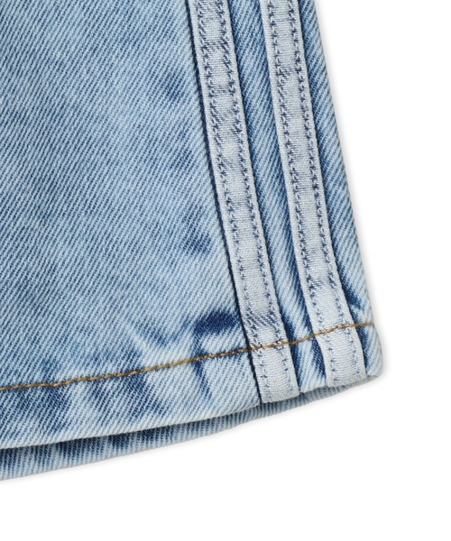 adidas(アディダス)の「adidas 3 STRIPES MINI SKIRT DENIM / アディダス 3 ストライプス ミニスカート デニム(スカート・レディース・ライトインディゴブルー・L/M/S)」の5枚目の写真