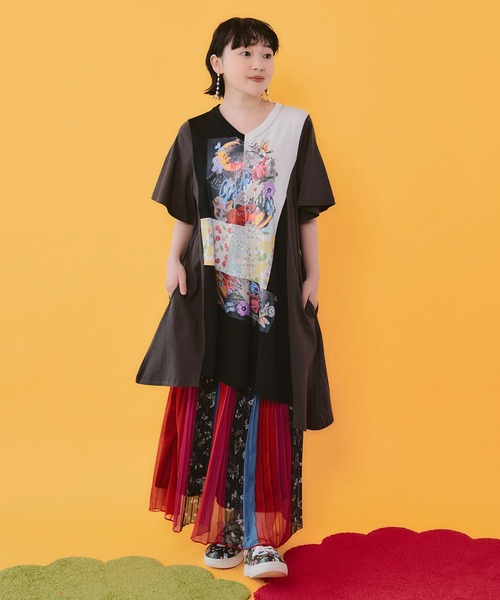 ScoLar（スカラー）の「ScoLar(スカラー) モノクロワールド柄 配色素材切替 アシメチュニック（チュニック・レディース・チャコールグレー/オフホワイト・MEDIUM）」の5枚目の写真
