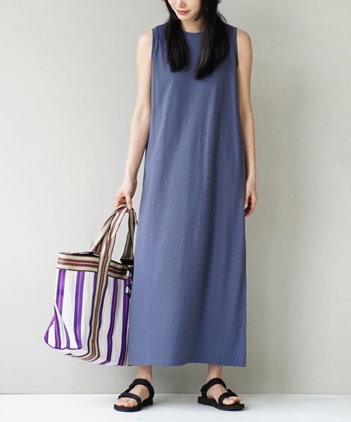 zootie(ズーティー)の「URBAN PLUS ノースリーブワンピース(ワンピース・レディース・グレイッシュベージュ/ダークグリーン/チャコール/ブラック/テラコッタ/グレイッシュブルー/ネイビー/ブラウン系その他/スモークピンク・フリー)」の9枚目の写真