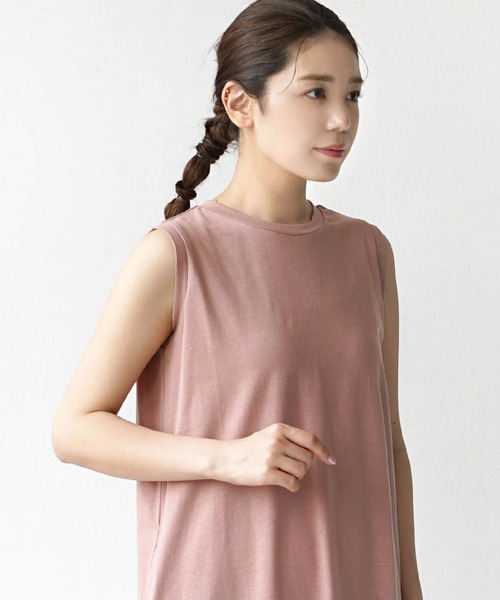 zootie(ズーティー)の「URBAN PLUS ノースリーブワンピース(ワンピース・レディース・グレイッシュベージュ/ダークグリーン/チャコール/ブラック/テラコッタ/グレイッシュブルー/ネイビー/ブラウン系その他/スモークピンク・フリー)」の11枚目の写真