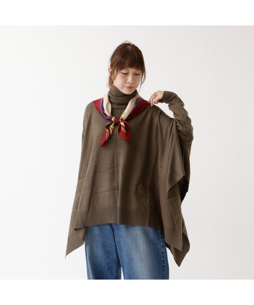 DESIGNWORKS（デザインワークス）の「【追加】タートルネックポンチョ（ニット/セーター・レディース・ライトブラウン・フリー）」の3枚目の写真