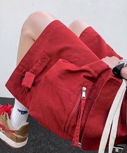 CELENA BEATS(セレナビーツ)の「韓国風Y2Kカーゴハーフパンツ(カーゴパンツ・メンズ・ブラック/レッド・S/M/L)」の15枚目の写真