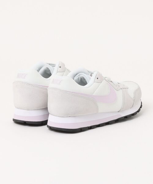 NIKE(ナイキ)の「NIKE ナイキ WMNS MD RUNNER 2【軽量】レディーススニーカー(ウィメンズMDランナー2)(スニーカー・レディース・ベージュ系その他2/グレー系その他/ブラック×ホワイト・24.5cm/25.0cm/23.5cm/24.0cm/23.0cm)」の4枚目の写真