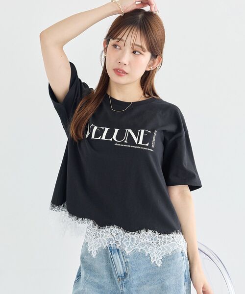 earth music&ecology(アースミュージックアンドエコロジー)の「裾レースロゴプリントTシャツ(Tシャツ/カットソー・レディース・ホワイト×ブラック/オフホワイト/ブラック・FREE)」の2枚目の写真