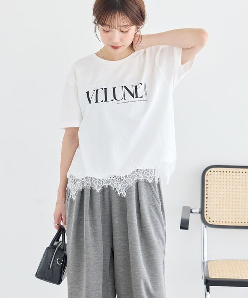 earth music&ecology(アースミュージックアンドエコロジー)の「裾レースロゴプリントTシャツ(Tシャツ/カットソー・レディース・ホワイト×ブラック/オフホワイト/ブラック・FREE)」の11枚目の写真