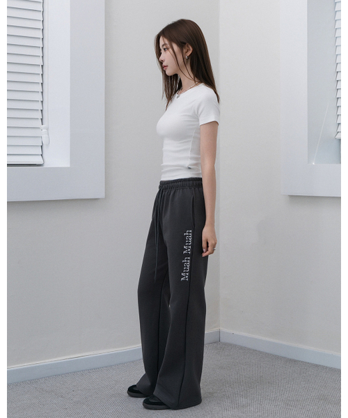 muahmuah（ムーアムーア）の「ロゴブーツカットバンディングパンツ[チャコール]（スウェットパンツ・レディース・チャコール・FREE）」の5枚目の写真
