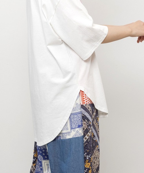 ScoLar(スカラー)の「162729:ドットスカラー わんにゃん柄Tシャツ(Tシャツ/カットソー・レディース・オフホワイト/チャコールグレー/ブラック・M)」の9枚目の写真
