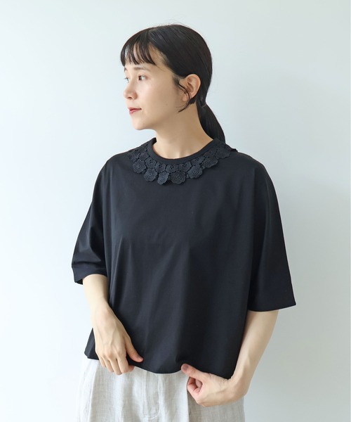 yuni(ユニ )の「△Cotton Neck Lace T-SH(Tシャツ/カットソー・レディース・ホワイト/ブラック・FREE)」の6枚目の写真