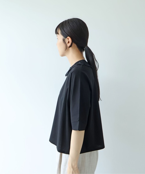 yuni(ユニ )の「△Cotton Neck Lace T-SH(Tシャツ/カットソー・レディース・ホワイト/ブラック・FREE)」の9枚目の写真