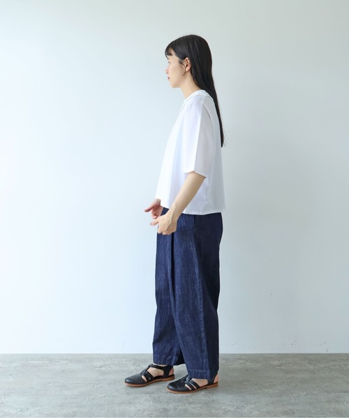 yuni(ユニ )の「△Cotton Neck Lace T-SH(Tシャツ/カットソー・レディース・ホワイト/ブラック・FREE)」の13枚目の写真