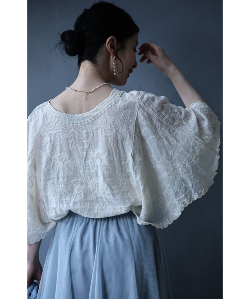 cawaii(カワイイ)の「ふんわりフレア袖花刺繍ブラウストップス(シャツ/ブラウス・レディース・アイボリー・FREE)」の20枚目の写真