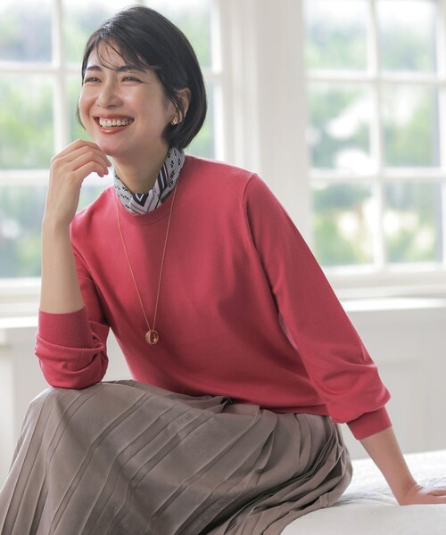 J.PRESS(ジェイプレス)の「【人気定番アイテム・シーンレスに活躍・WEB限定カラーあり】PRINCE クルーネック ニット(ニット/セーター・レディース・ベージュ系/ブラック系/ダークブラウン系/ピーコックグリーン系/ローズ系/ホワイト系/ライトグレー系/ホワイト系1/ブラウン系1・MEDIUM/LARGE)」の10枚目の写真