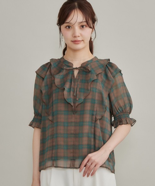 couture brooch（クチュールブローチ）の「【楊柳シフォンで涼しく】フリルチェックブラウス（シャツ/ブラウス・レディース・ベージュ系/ブラウン系1/ネイビー系・38/40/36/42）」の5枚目の写真