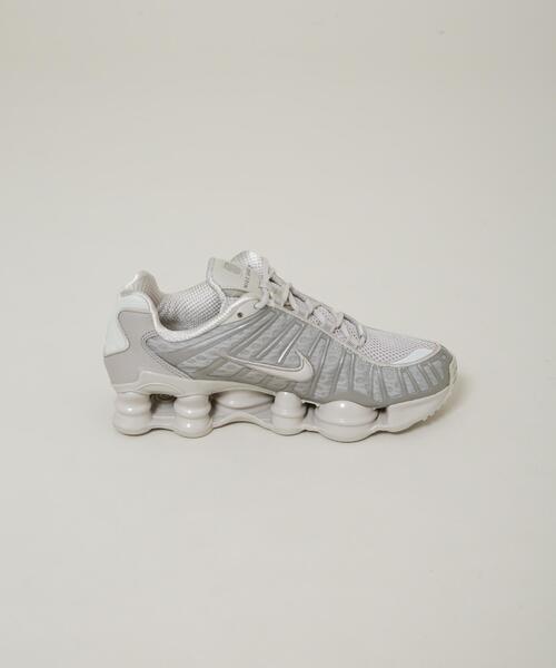NIKE(ナイキ)の「NIKE/ナイキ ウィメンズ ショックス TL(スニーカー・レディース・ベージュ/ブラック・24/25/23)」の14枚目の写真