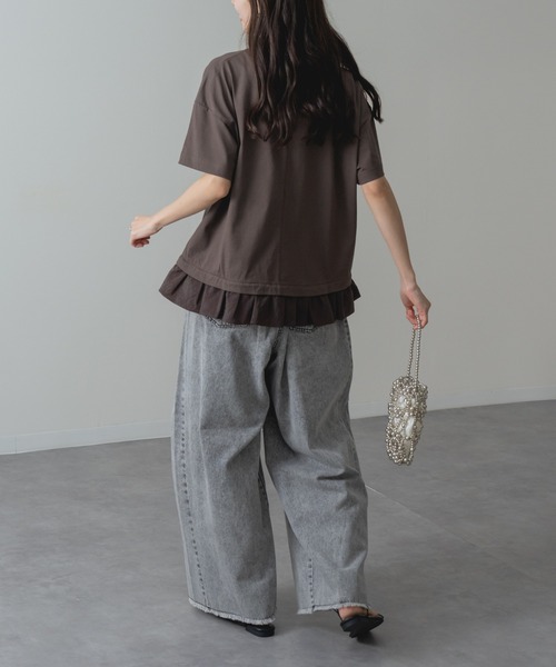 ANNA LUNA(アンナルナ)の「【ANNA LUNA】1枚で 体型カバー & 着映え ! 裾フリル 切替 ワイド Tシャツ(Tシャツ/カットソー・レディース・ブラウン/ネイビー・MEDIUM)」の19枚目の写真