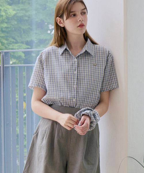 LUSIDA（ルシダ）の「[スクランチセット] ベルンリネンチェックハーフシャツ_2カラー（シャツ/ブラウス・レディース・ライトブルー/ネイビー・FREE）」の5枚目の写真