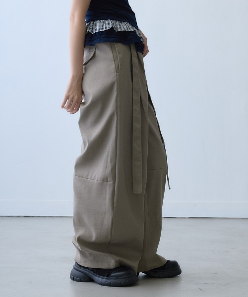 Clum（クルム）の「ribbon detail volume wide pants / リボンディテールボリュームワイドパンツ（スラックス・レディース・ベージュ・LARGE/X-LARGE/MEDIUM）」の14枚目の写真