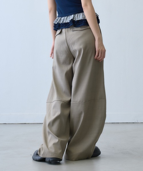 Clum（クルム）の「ribbon detail volume wide pants / リボンディテールボリュームワイドパンツ（スラックス・レディース・ベージュ・LARGE/X-LARGE/MEDIUM）」の7枚目の写真