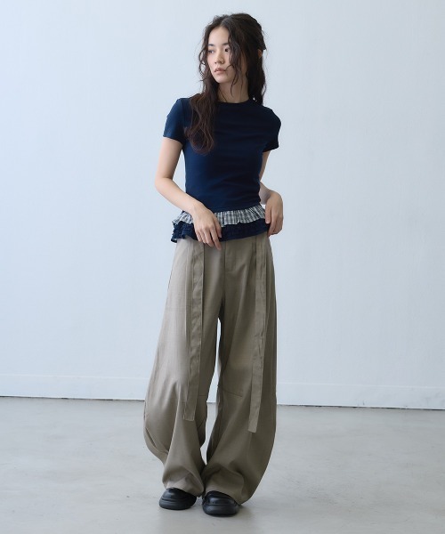 Clum（クルム）の「ribbon detail volume wide pants / リボンディテールボリュームワイドパンツ（スラックス・レディース・ベージュ・LARGE/X-LARGE/MEDIUM）」の3枚目の写真