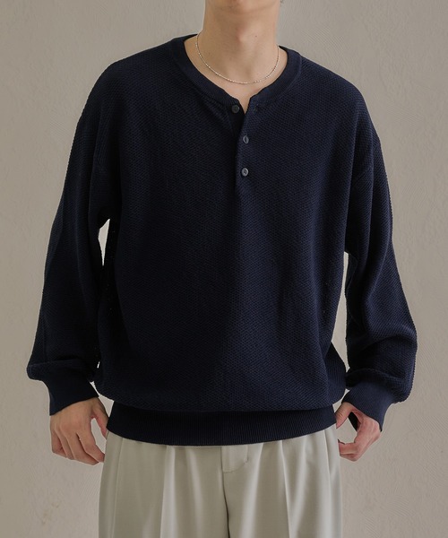epnok(エプノック)の「DRYMIXヘンリーネックルーズニット(ニット/セーター・メンズ・チャコールグレー/アッシュグレー/ブラック/ネイビー・SMALL/MEDIUM/LARGE)」の18枚目の写真