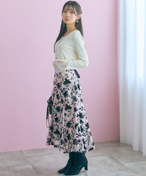 marun（マルン）の「＜大きいサイズ＞フラワーフロッキープリントマーメイドフレアスカート marun（スカート・レディース・グレー/ピンク・4L/3L/LL/L/5L）」の9枚目の写真