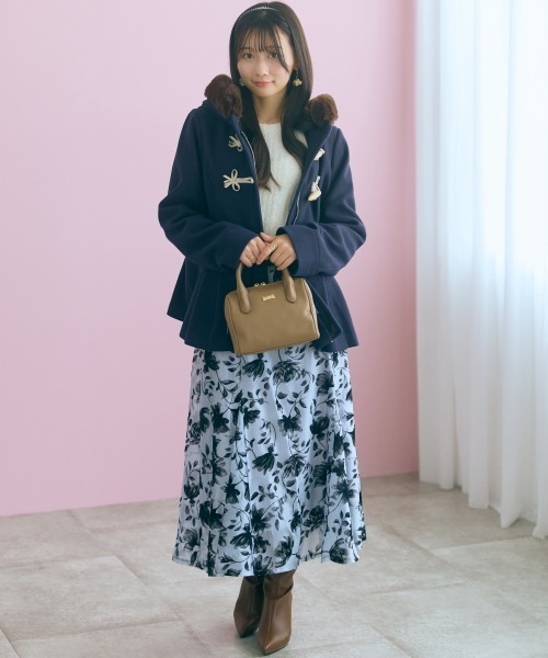 marun（マルン）の「＜大きいサイズ＞フラワーフロッキープリントマーメイドフレアスカート marun（スカート・レディース・グレー/ピンク・4L/3L/LL/L/5L）」の8枚目の写真