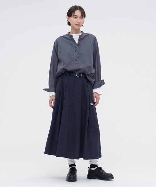 MHL.（エムエイチエル）の「WOOL COTTON TWILL（スカート・レディース・ネイビー/グレー・3/2/1/0）」の2枚目の写真