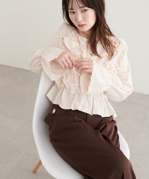 natural couture（ナチュラルクチュール）の「バー釦くしゅくしゅシャーリングブラウス（シャツ/ブラウス・レディース・グレイッシュベージュ/ブラック/アイボリー/ブラウン・FREE）」の7枚目の写真