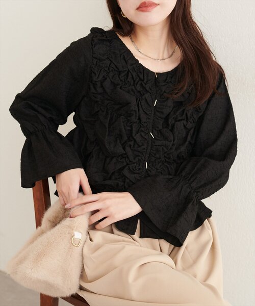 natural couture（ナチュラルクチュール）の「バー釦くしゅくしゅシャーリングブラウス（シャツ/ブラウス・レディース・グレイッシュベージュ/ブラック/アイボリー/ブラウン・FREE）」の9枚目の写真