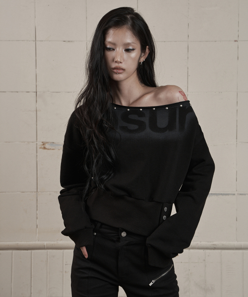 as you are(アズユーアー)の「ワンショルダーボタンリブスウェットシャツVLACK(スウェット・レディース・その他・OS)」の1枚目の写真