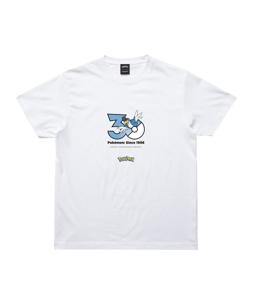 ZOZOSPOT(ゾゾスポット)の「Pokemon 30th Anniversary 1025 T-shirt 「イキリンコ(ブルーフェザー)」(Tシャツ/カットソー・レディース・ホワイト・160cm/150cm/140cm/130cm/120cm/110cm/100cm/XXX-LARGE/XX-LARGE/X-LARGE/LARGE/MEDIUM/SMALL)」の1枚目の写真
