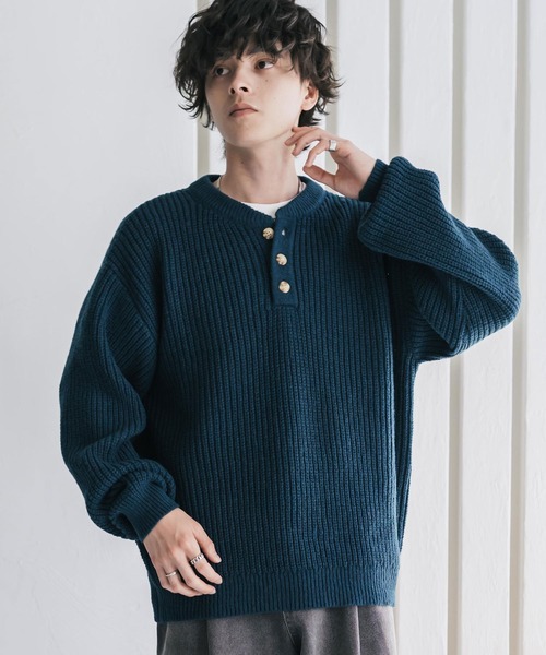 Rocky Monroe(ロッキーモンロー)の「新色追加 オーバーサイズ畦編みヘンリーネック長袖ニットセーター(ニット/セーター・メンズ・ブラック/ベージュ/ネイビー/グレー/レッド/オフホワイト/ブラウン/ピンク/ブルーグリーン/ワイン/チャコール/ホワイト系/ブラック系/グレー系/ブルー/モスグリーン/マスタード・L/XL/M)」の13枚目の写真