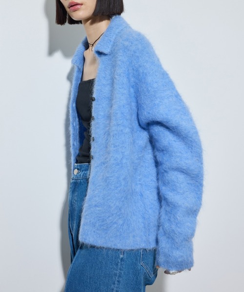 ADAM ET ROPE'(アダムエロペ)の「ブラッシュドアルパカポロカラーカーディガン(カーディガン/ボレロ・レディース・オフホワイト/サックスブルー/グレー・FREE)」の11枚目の写真
