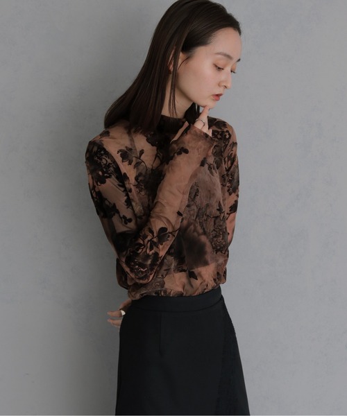 &g'aime(アンジェム)の「【&g'aime 】フロッキーシアータートル Flocked Sheer Turtleneck(Tシャツ/カットソー・レディース・ブラック/ブラウン/グリーン・FREE)」の10枚目の写真